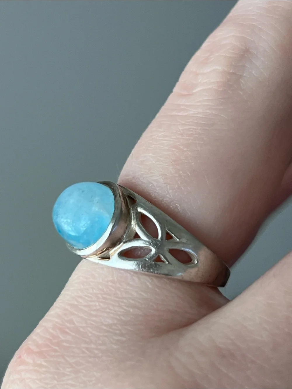 925 Sterling Silver Rainbow Moonstone Size 7 Oval Blue Cabochon Bezel Set